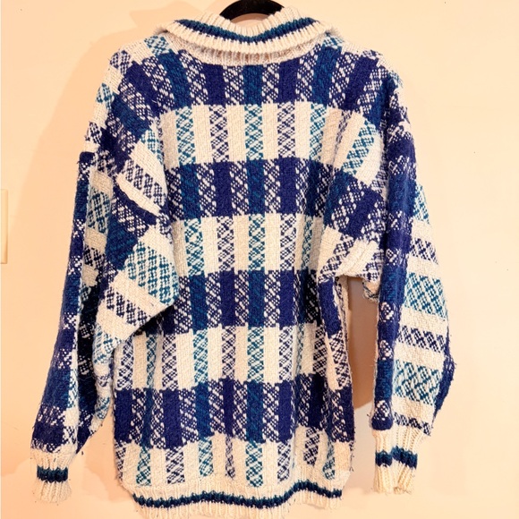 Vintage Handmade 100% Wool Sweater Blue Cream Ecuador | Chunky Knit - Picture 7 of 9